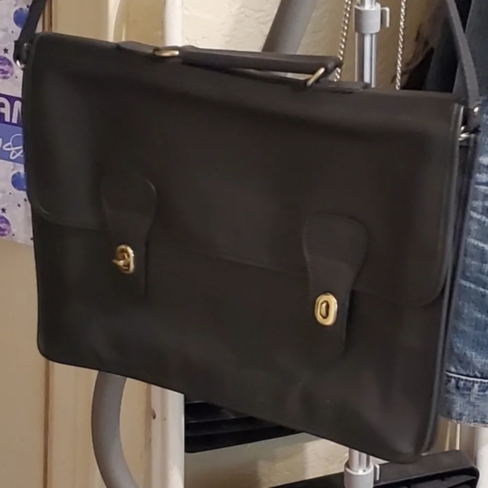 Black Leather turnkey briefcase NEW‎